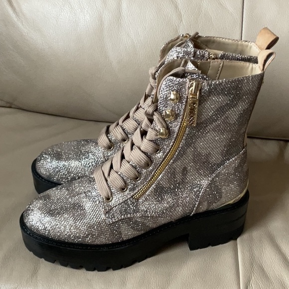 GUESS NWOT GUESS FEARNE ANKLE BOOTS SIZE 7 - Picture 4 of 5